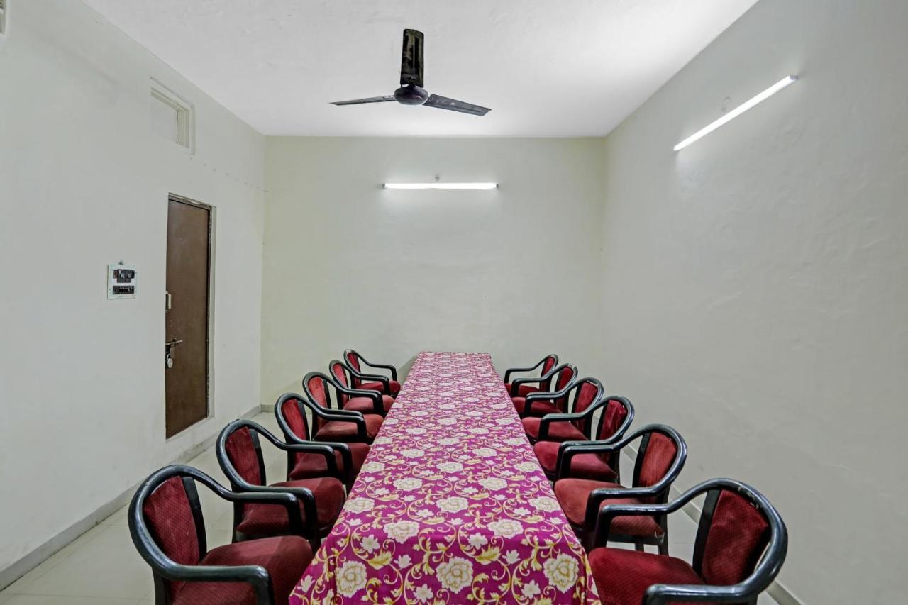 Collection O 85238 Tulika Garden Hotel Izatnagar ภายนอก รูปภาพ
