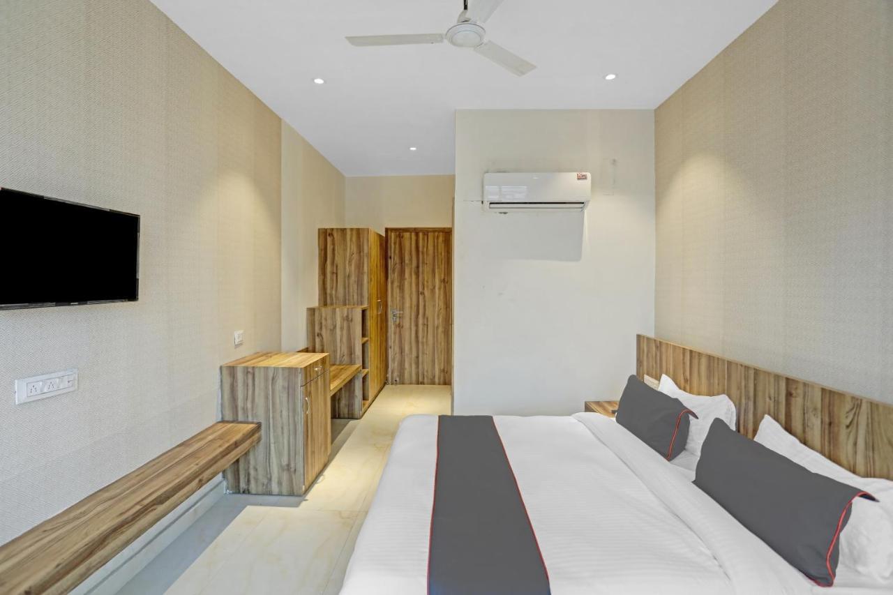Collection O 85238 Tulika Garden Hotel Izatnagar ภายนอก รูปภาพ