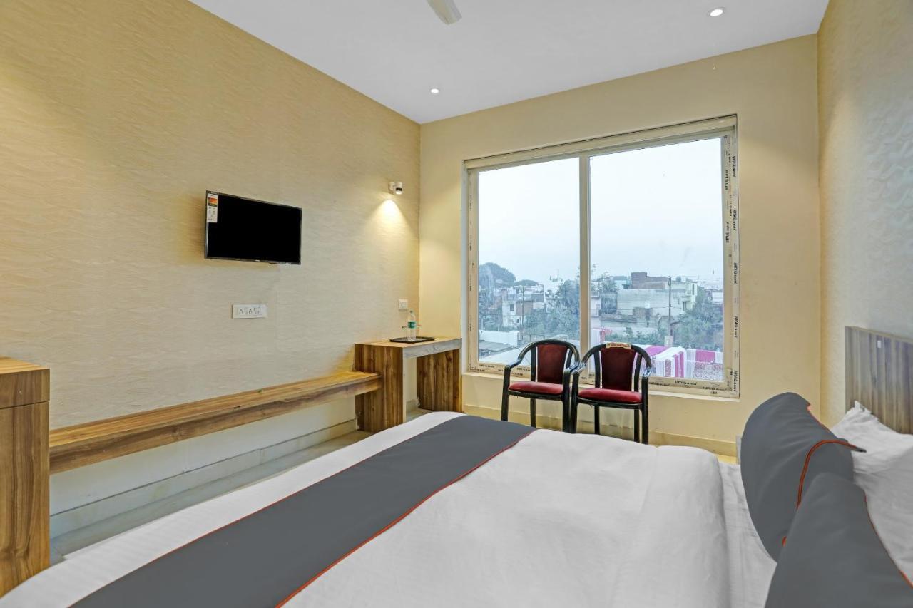 Collection O 85238 Tulika Garden Hotel Izatnagar ภายนอก รูปภาพ
