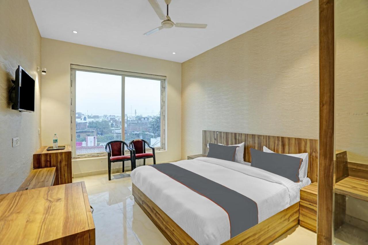 Collection O 85238 Tulika Garden Hotel Izatnagar ภายนอก รูปภาพ
